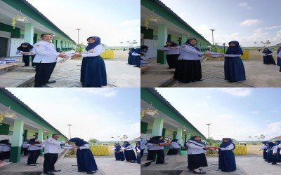 Wujud Kepedulian, Seluruh Pegawai MTsN 2 Bolsel Patungan Berikan Sepatu, Kopiah, dan Jilbab Gratis bagi Murid Baru