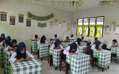 HARI PERTAMA SAS DI MTs NEGERI 2 BOLSEL BERBASIS CBT: GUNAKAN FITUR ANTI-CONTEK DAN PENGACAKAN SOAL DEMI JAGA INTEGRITAS UJIAN